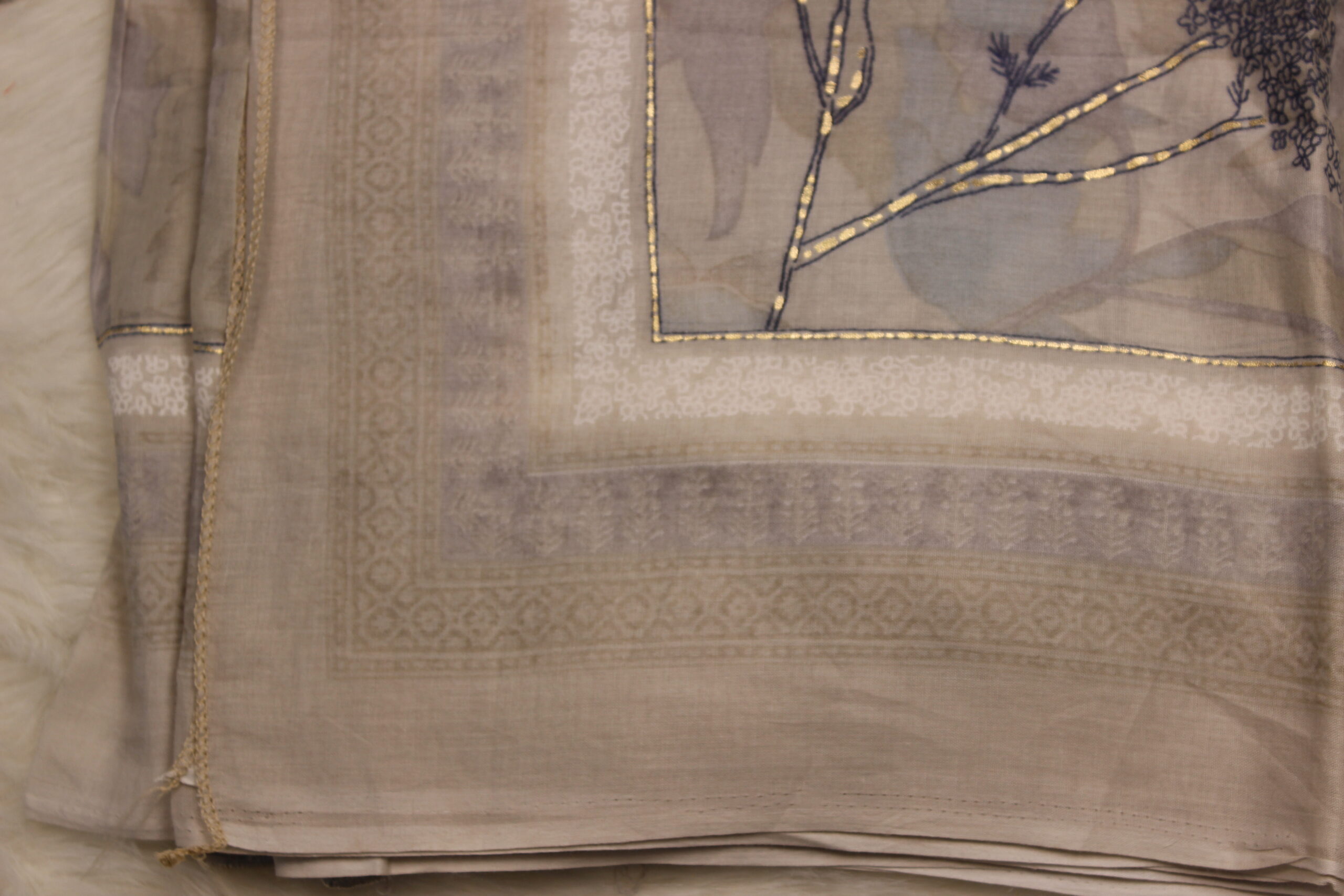 Dark Cream Silk Saree - Image 2