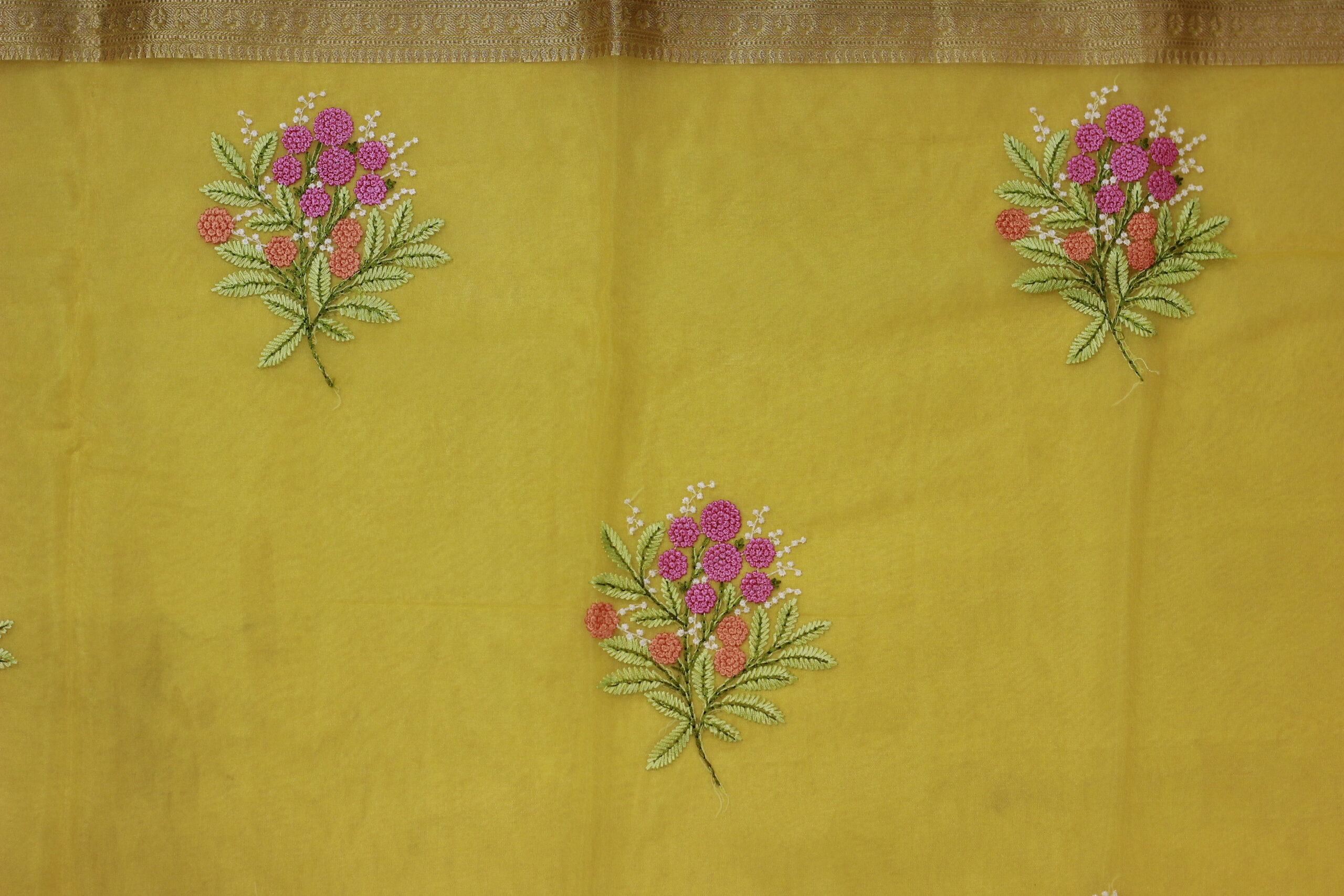 Divrat Beautiful Thread Work Saree - Image 4